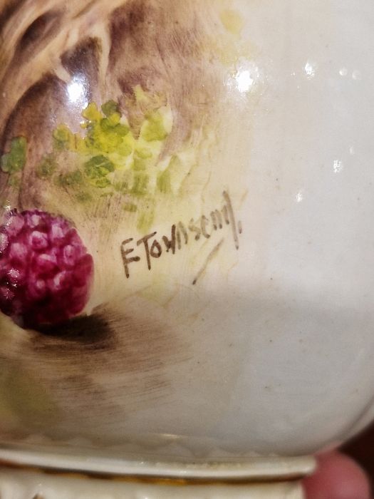 Royal Worcester fruit decorated lobed oviform vase and cover painted by E. Townsend, painted with - Image 7 of 16