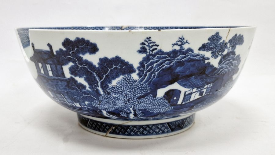 Chinese porcelain blue and white bowl, late 18th century, printed and painted with huts on