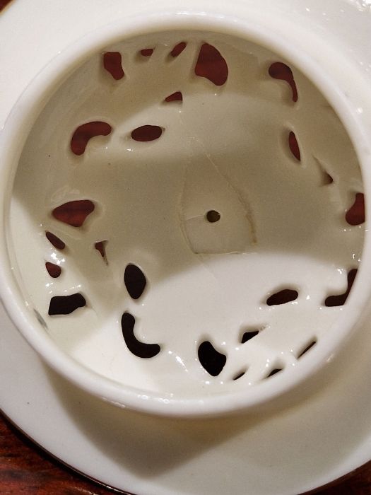 Royal Worcester fruit decorated lobed oviform vase and cover painted by E. Townsend, painted with - Image 6 of 16