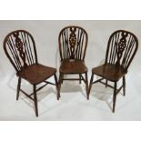 Set of six stained wood Windsor, wheel and rail back dining chairs (6)