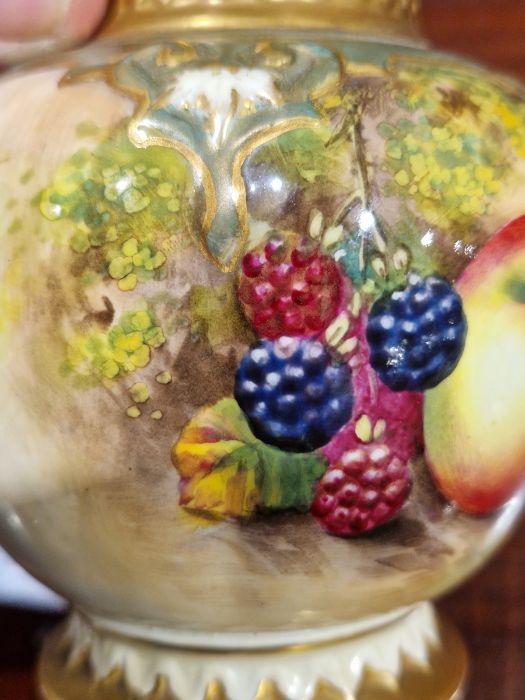 Royal Worcester fruit decorated lobed oviform vase and cover painted by E. Townsend, painted with - Image 12 of 16