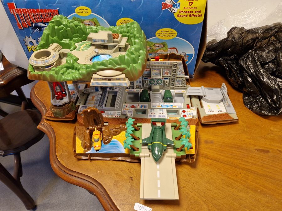 Thunderbirds Tracy Island Transforming Playset , boxed fab one car and two thunderbirds metal - Image 15 of 22