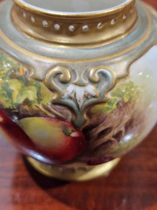 Royal Worcester fruit decorated lobed oviform vase and cover painted by E. Townsend, painted with - Image 14 of 16