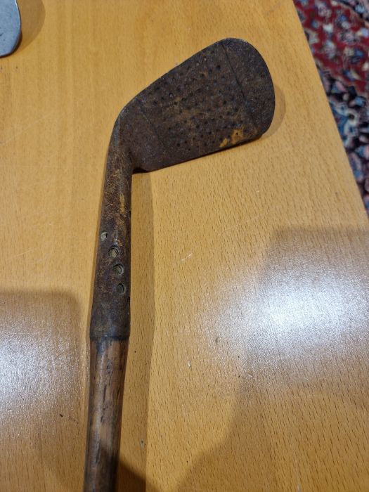 Bag of old golf clubs, two Union Jack flags on bamboo sticks Condition ReportFlags - H. 54 x  L. - Image 13 of 34