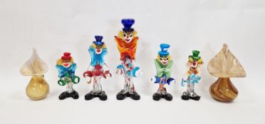 Group of five Murano glass clowns, tallest 30cm high and two Alum Bay jack-in-the-pulpit vases (7)