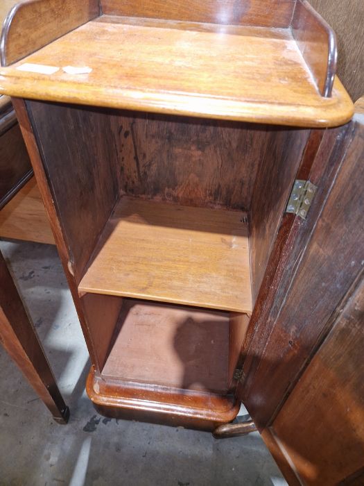 Victorian mahogany pot cupboard with slight raised edge, on plinth base  ,77  x 36 x 32 cmsCondition - Image 2 of 7