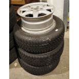Four "Gamaparts" alloy wheels (195/65 R15), three with Blizzak LM-25 winter tyres, one wheel only