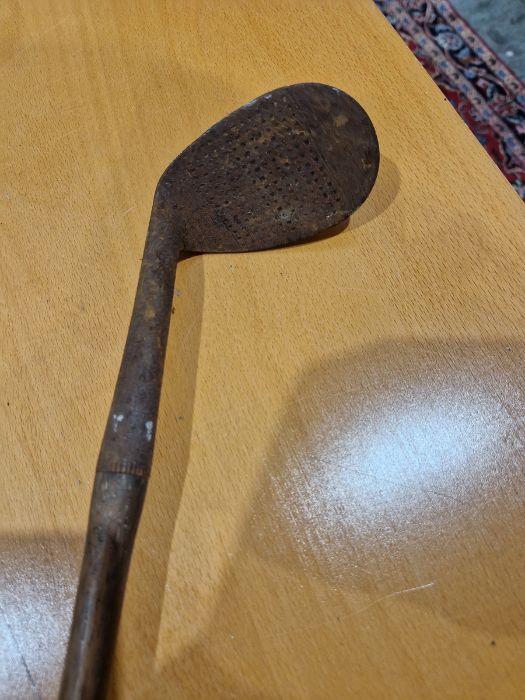 Bag of old golf clubs, two Union Jack flags on bamboo sticks Condition ReportFlags - H. 54 x  L. - Image 23 of 34