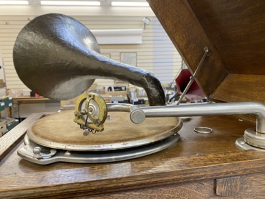 EMG 1927 gramophone with Wilson Panharmonic straight horn, E.M.G soundbox, mounted in an HMV - Image 15 of 36