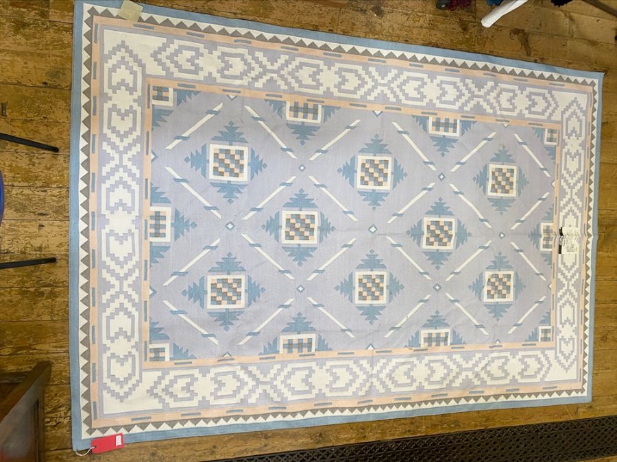 Kilim in pale indigo blue and salmon with allover geometric decoration, 257cm x 183cm  All lots - Image 2 of 4