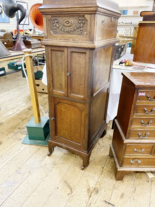 EMG 1927 gramophone with Wilson Panharmonic straight horn, E.M.G soundbox, mounted in an HMV - Image 25 of 36