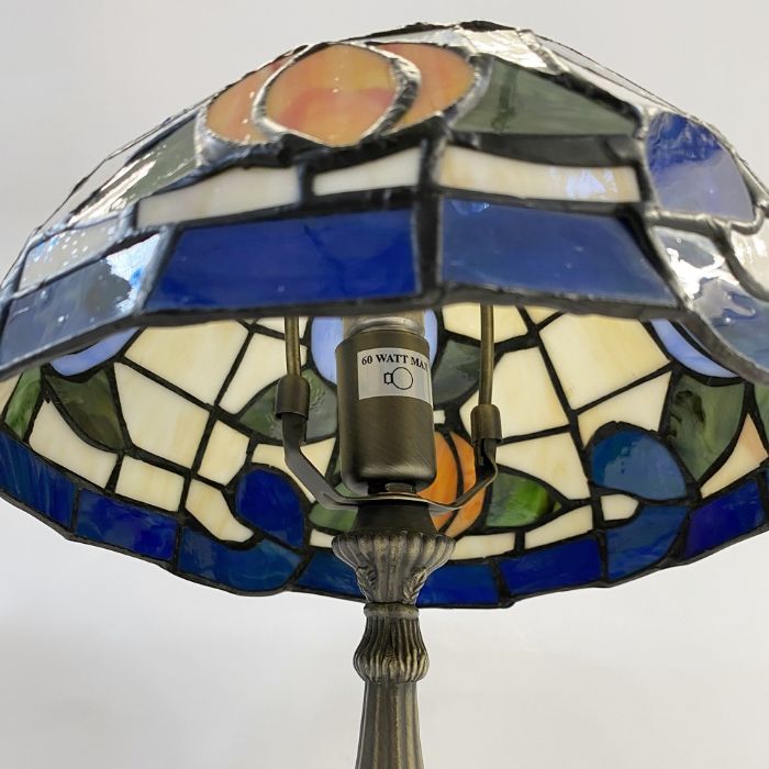 Pair of Tiffany-style table lamps, 38cm high approx. (2) - Image 4 of 4