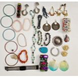 Quantity of costume jewellery to include earrings, bracelets and other items (1 box)
