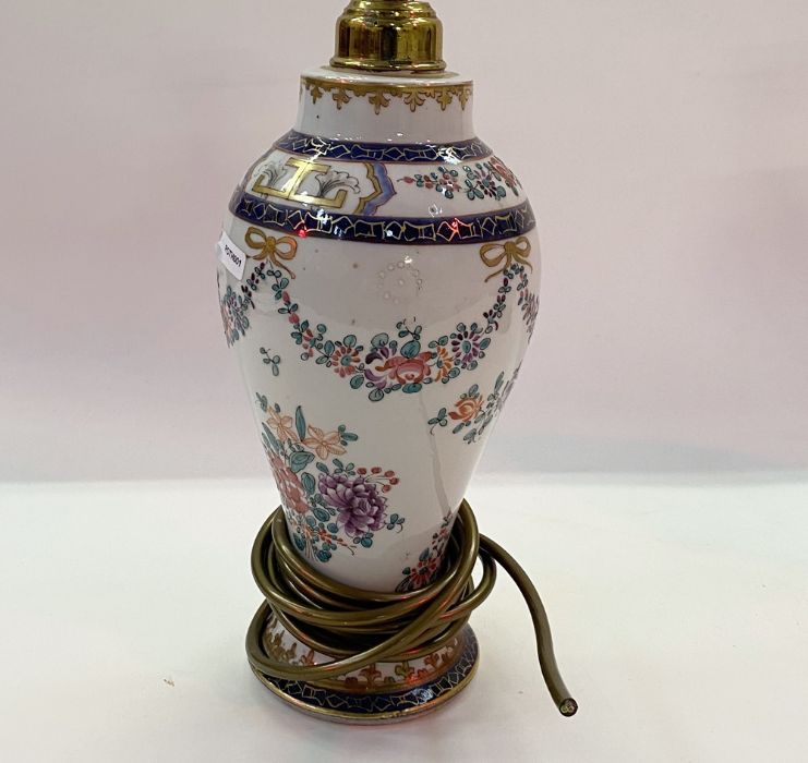 Two Samson porcelain vase table lamps in Chinese-style, each inverse baluster shape and in Chinese - Image 2 of 14