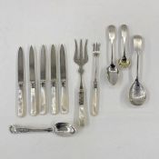 Set of five early 20th century silver and mother-of-pearl handled fruit knives, Sheffield 1914,