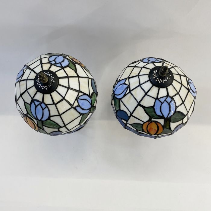 Pair of Tiffany-style table lamps, 38cm high approx. (2) - Image 2 of 4