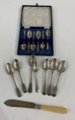Set of six silver coffee spoons, with angular handles, Sheffield 1947, cased, seven various silver
