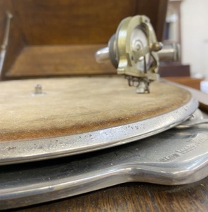 EMG 1927 gramophone with Wilson Panharmonic straight horn, E.M.G soundbox, mounted in an HMV - Image 34 of 36