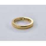 22ct gold wedding band, 7.4g