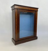 Inlaid mahogany and rosewood display cabinet having chequered inlaid borders, single glazed door, on