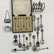 1920's Walker & Hall silver miniature toast rack, Sheffield 1926, a set of six silver coffee spoons,
