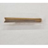 9ct gold tie clip, engine-turned, 6.8g approx.