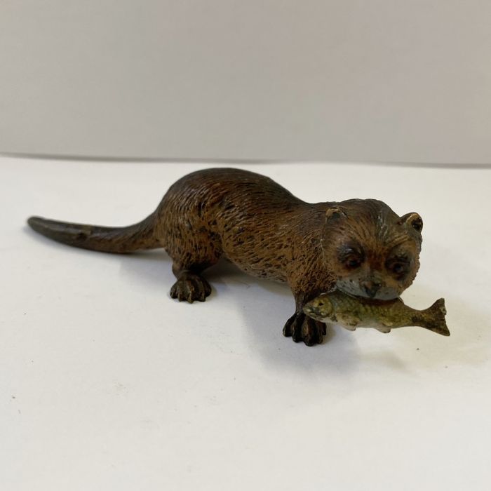 Austrian cold painted bronze model of an otter holding a fish in its mouth, 10cm long approx. - Image 5 of 6