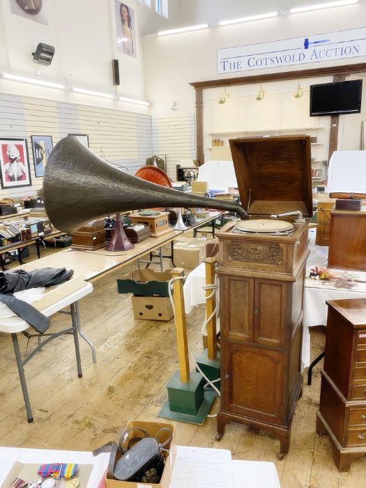 EMG 1927 gramophone with Wilson Panharmonic straight horn, E.M.G soundbox, mounted in an HMV - Image 8 of 36