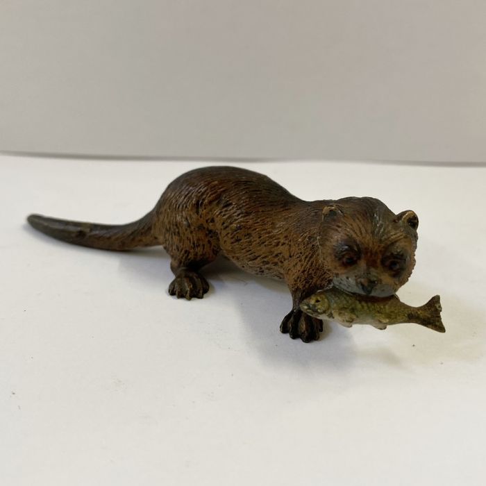 Austrian cold painted bronze model of an otter holding a fish in its mouth, 10cm long approx. - Image 2 of 6