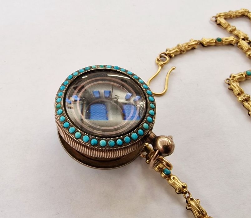 Antique gilt-metal and turquoise five-draw opera glass with floral chased decoration, turquoise - Image 3 of 4