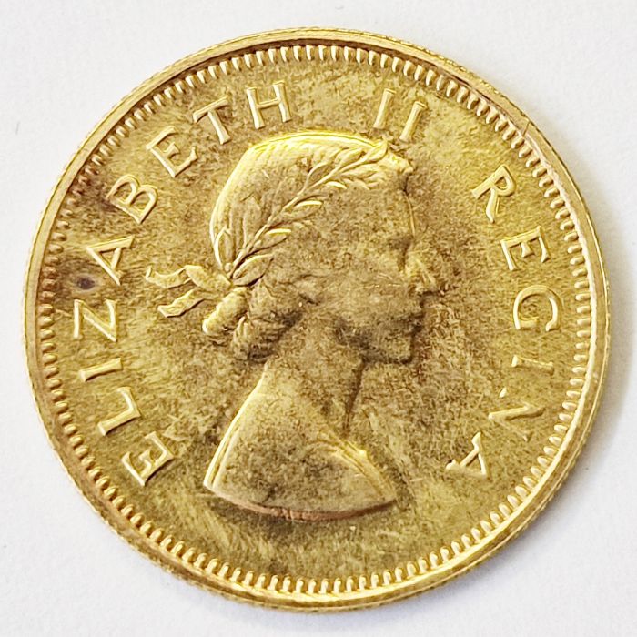 South African gold half-pound 1953, proof but impaired, only 4000 minted - Image 4 of 4