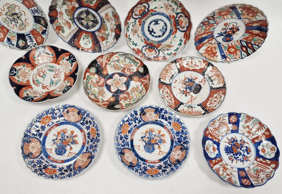 Ten various Chinese and Japanese Imari pattern fluted circular dishes, 19th century, each - Image 2 of 7