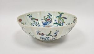 20th century Chinese porcelain bowl in Chenghua style, eight-lobed and painted with birds on