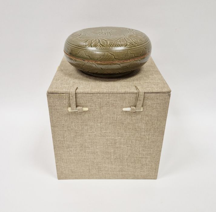 20th century Chinese Ming-style covered bowl of Yao Zhou type, celadon glazed, incised decoration, - Image 6 of 6