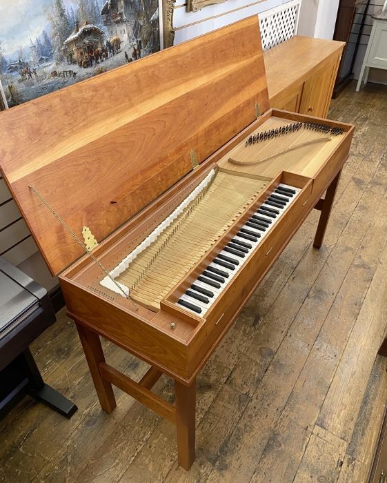 1975 clavichord in figured lightwood, possibly fruitwood, case with pale wood to the interior, on - Image 6 of 6