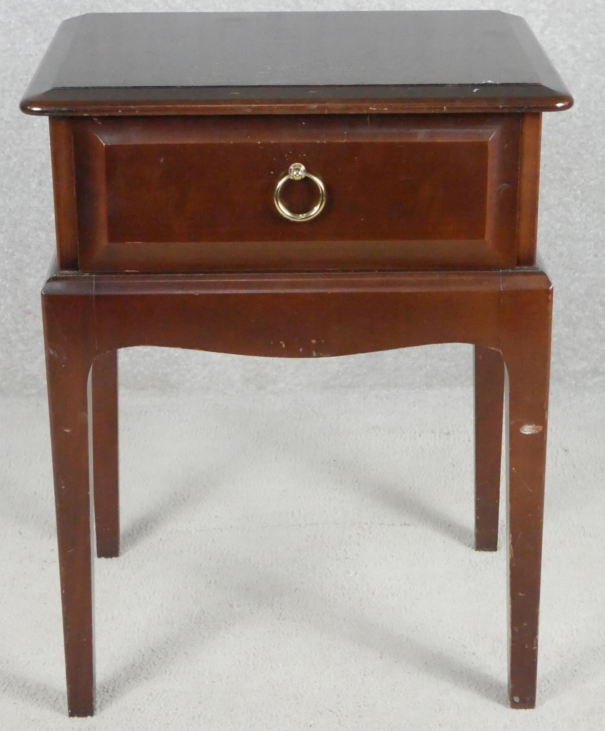 A pair of mahogany Stag furniture bedside cabinets. H.58cm - Image 5 of 9