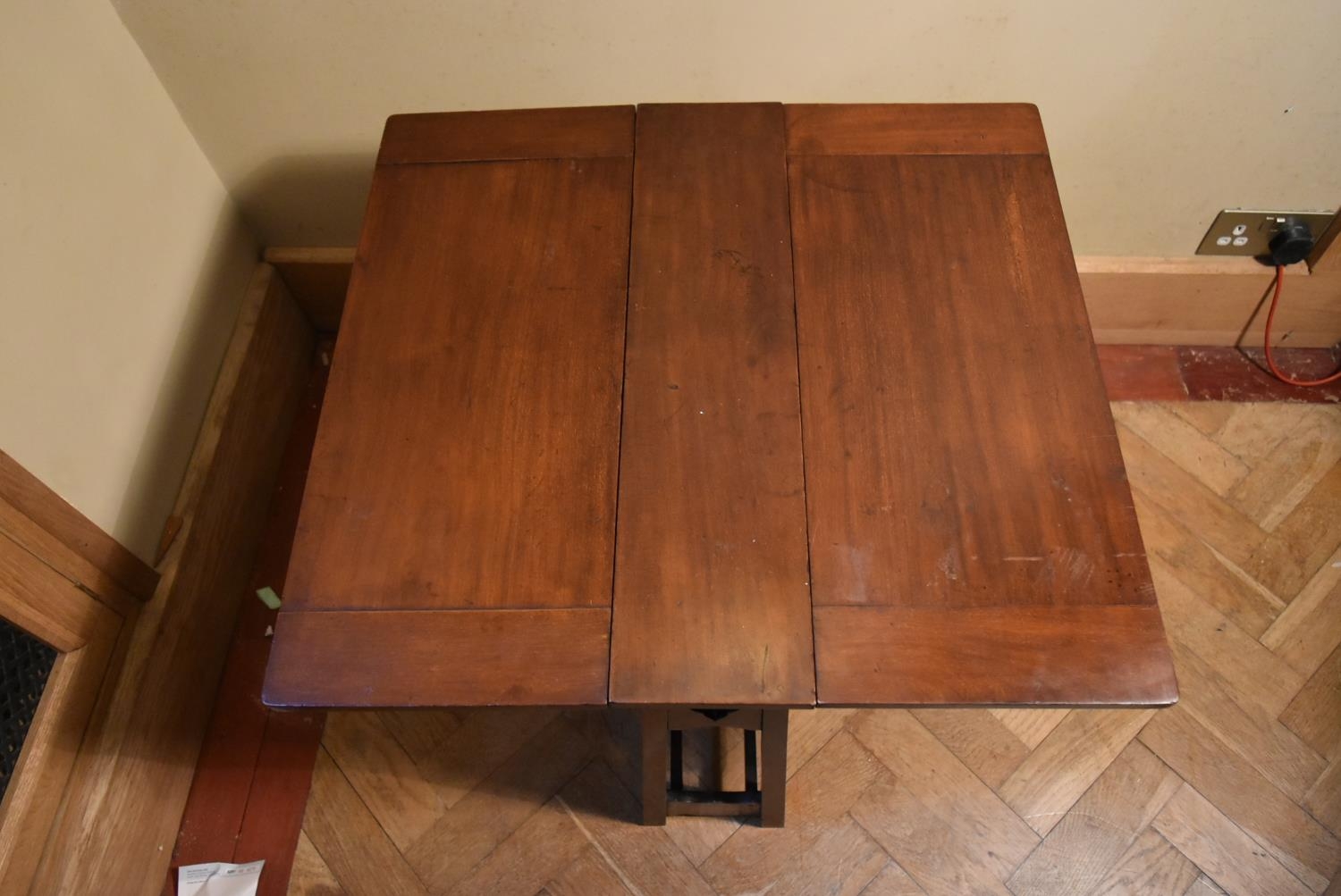 A late 19th century mahogany Arts and Crafts drop flap Sutherland table. H.57 W.69 D.64cm - Image 6 of 6