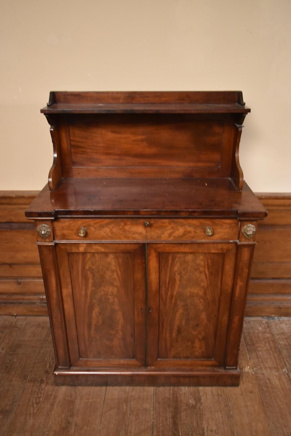 A Regency flame mahogany chiffonier with raised superstructure above frieze drawer and panel doors - Image 2 of 9