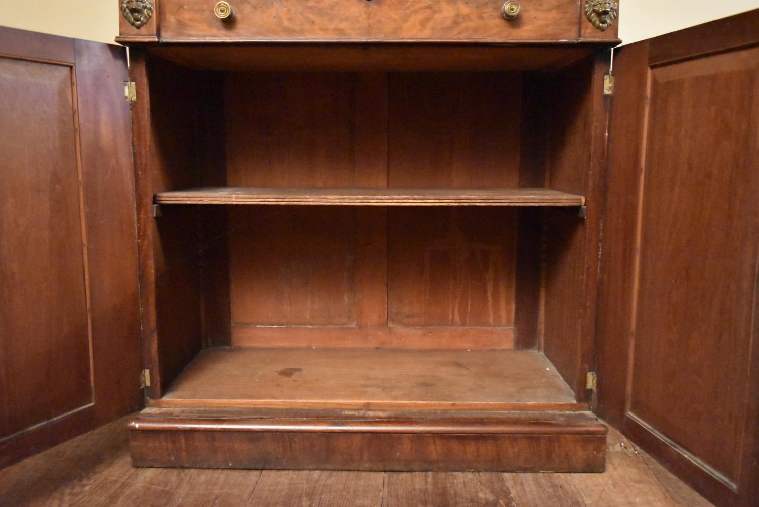 A Regency flame mahogany chiffonier with raised superstructure above frieze drawer and panel doors - Image 8 of 9