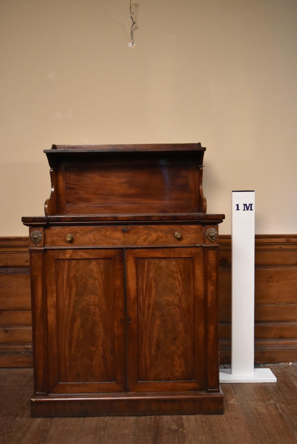 A Regency flame mahogany chiffonier with raised superstructure above frieze drawer and panel doors - Image 9 of 9