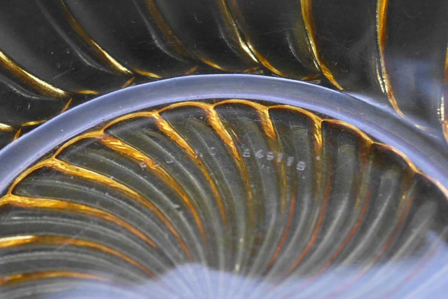 A set of seven vintage amber swirl depression glass fruit dessert bowls. H.7 Dia.20cm - Image 7 of 7