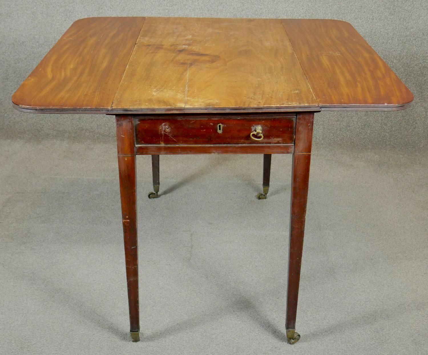 A 19th century mahogany, satinwood and ebony strung drop flap Pembroke table on square tapering - Image 4 of 6