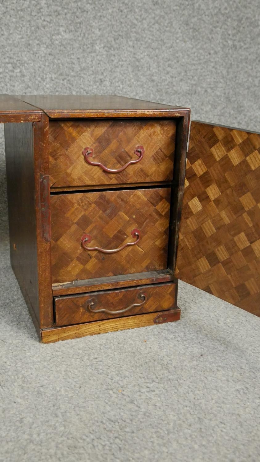 A pair of C.1900 Chinese style parquetry inlaid miniature pedestal cabinets. H.27cm - Image 6 of 7