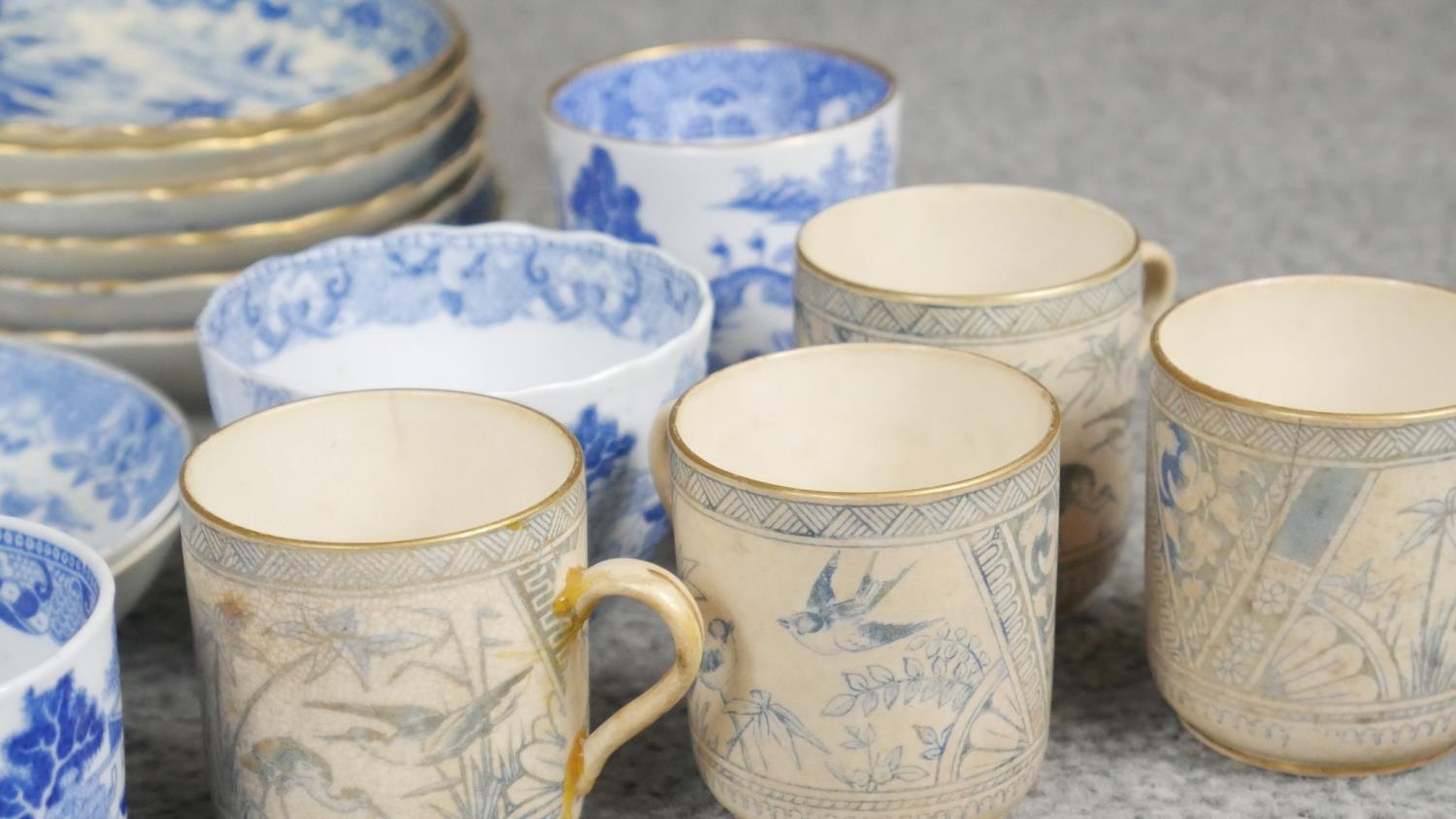 A large collection of early 20th century blue and white china with Oriental design and blue willow - Image 9 of 10