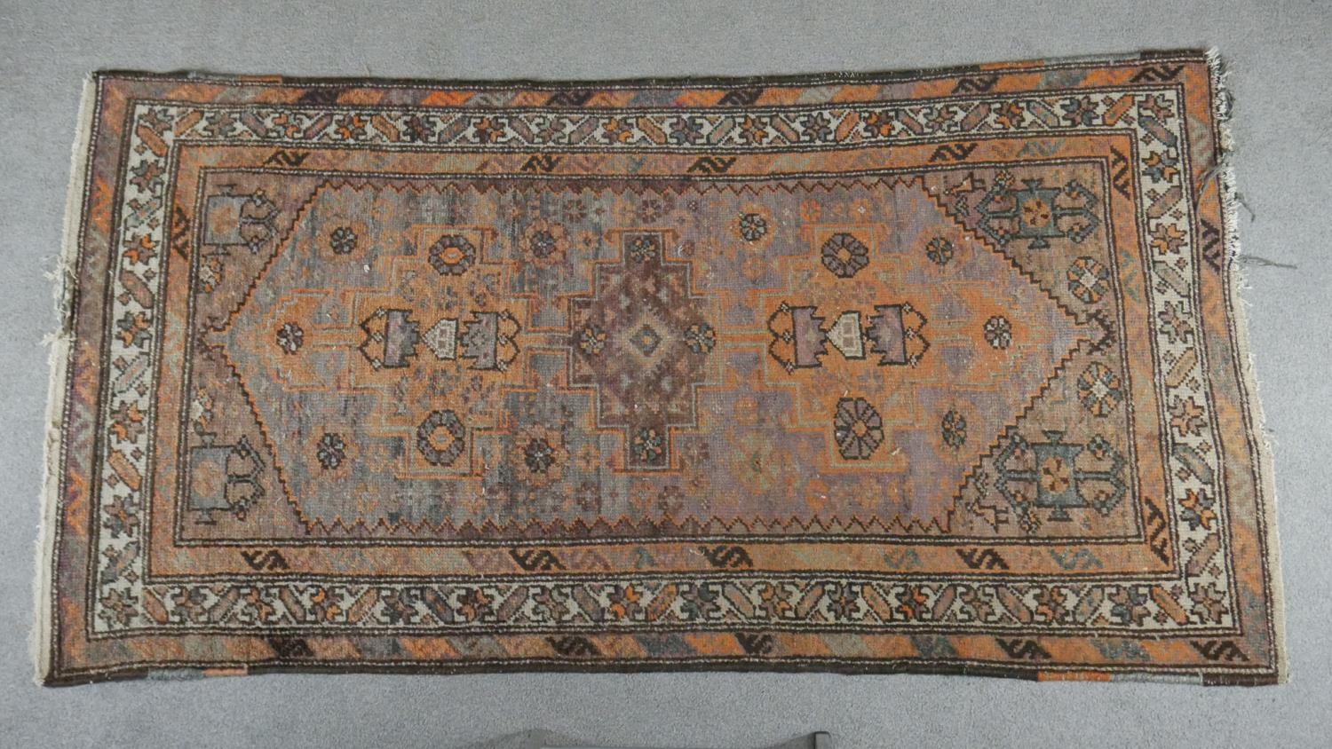 A Hamadan rug along with a kelim. H.187 W.102cm - Image 2 of 7