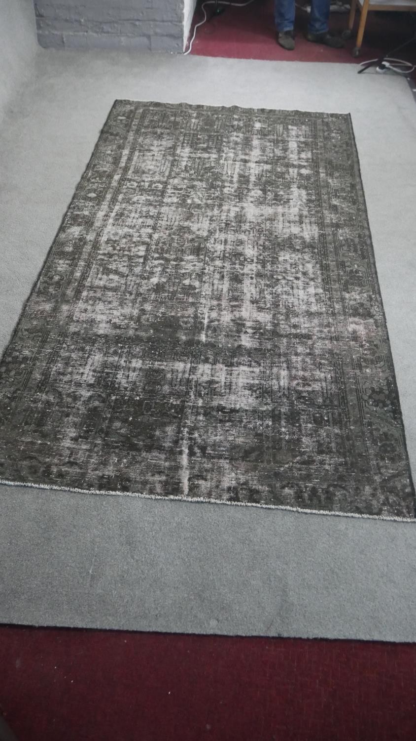 A Hamadan carpet (With general all over wear). L.280 W.148cm