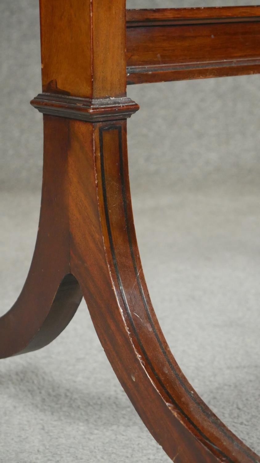 A Regency style flame mahogany and crossbanded sofa table on ebony strung swept supports resting - Image 5 of 7