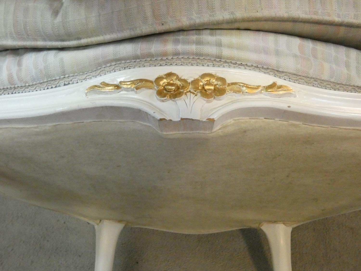 A pair of Louis XV style tub armchairs in damask upholstery and gilt and white painted frames on - Image 8 of 10