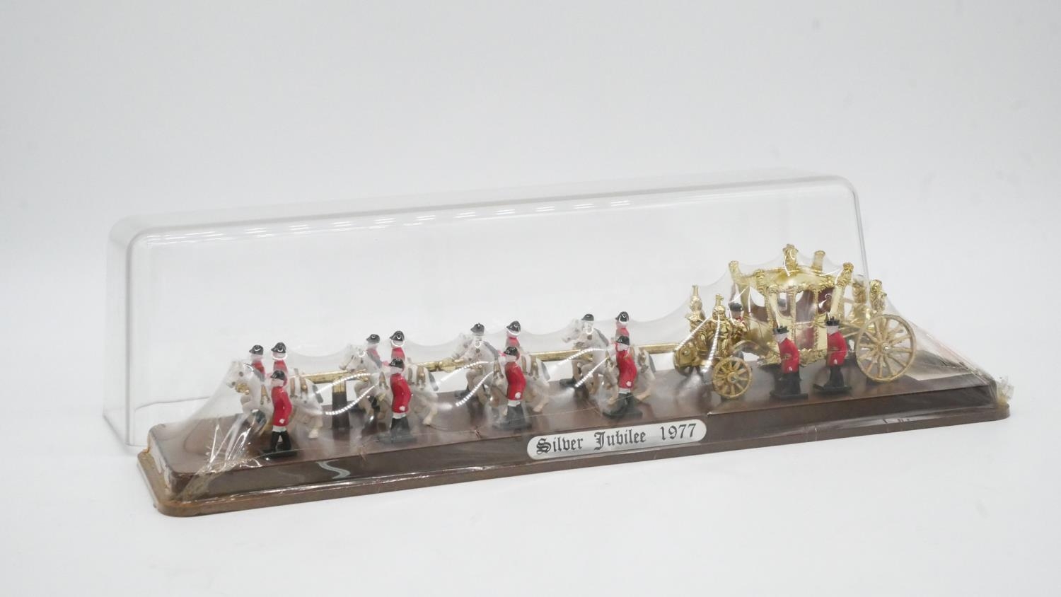 A boxed and cased vintage die-cast model of the Royal State Coach. L.40cm - Image 2 of 3