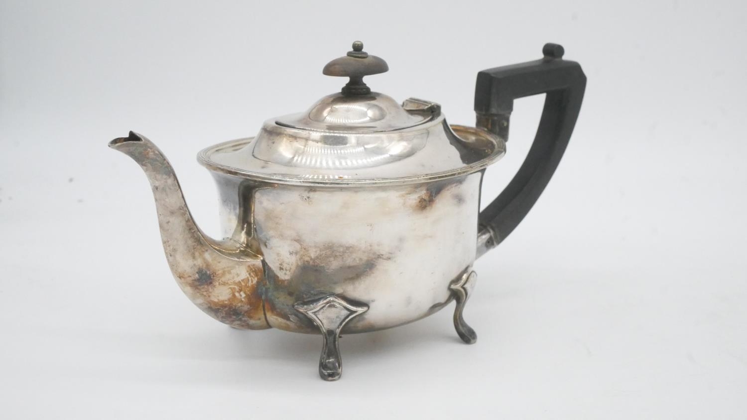 A collection of silver plate. Including a swing handled pierced basket, two C-scroll handled gravy - Image 2 of 9